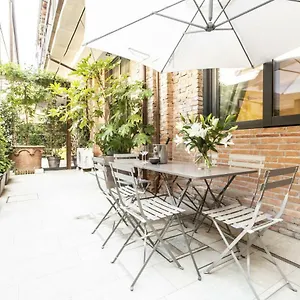 https://elegant-fornasa-vecia-canal-view-with-a-beautiful-garden-rr.hotelinveneto.com